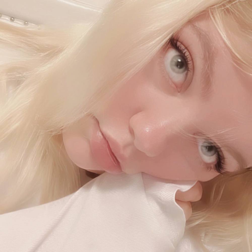 Meet your Posher, Lilly